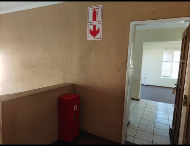 2 BEDROOM FLAT FOR SALE IN THREE RIVERS PROPER